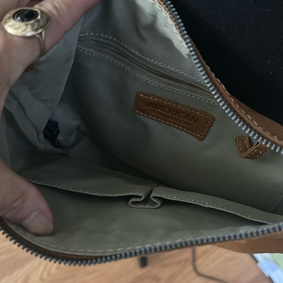 Tan women’s shoulder / messenger bag. Gently used - Picture 3 of 3